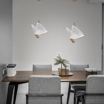 Vật liệu thủy tinh 3D Mặt dây chuyền đèn LED Trang trí bướm nhẹ cho nhà hàng